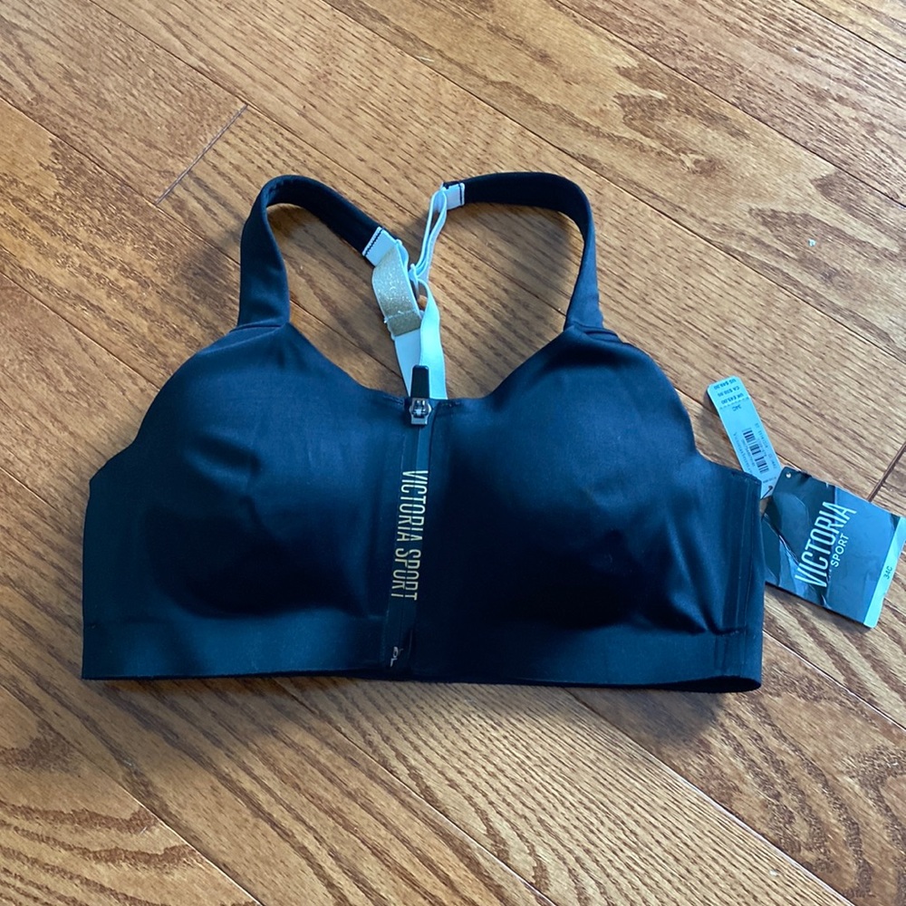 Victoria’s Secret sports bra NWT